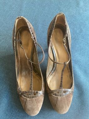 LOFT Brown T-Strap Croc-Accent Pumps